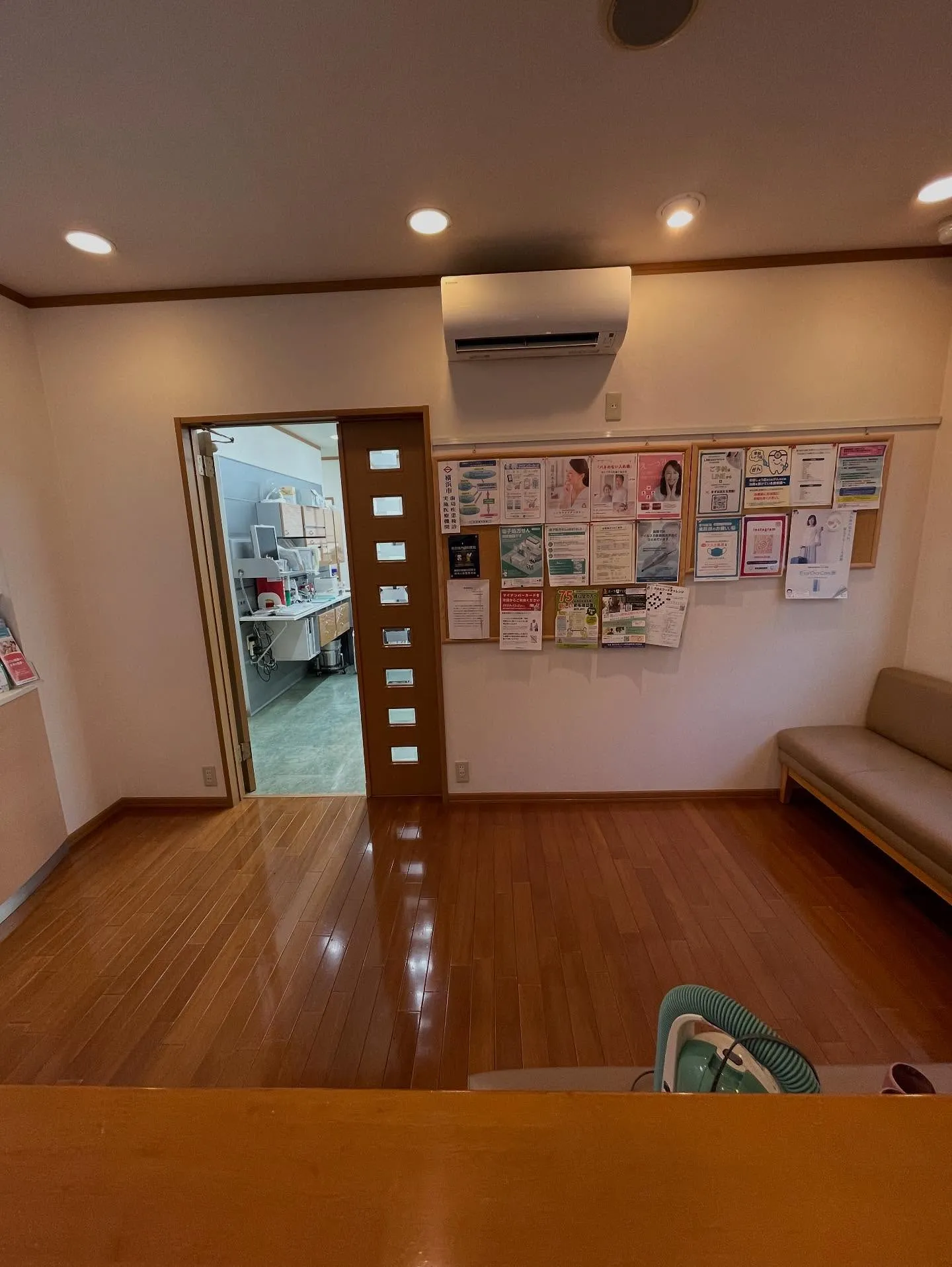 先日、私たちの歯科医院で清掃業者の方に定期清掃をお願いし、院...